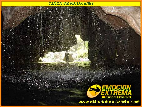 CAÑON DE MATACANES TE ESPERAN 2 RAPELES EN CASCADAS, MULTIPLES SALTOS AL AGUA, TOBOGANES NATURALES Y HASTA RIOS SUBTERRANEOS QUE TENDRAS QUE CRUZAR, VIVE ESTA AVENTURA.